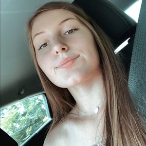 Meet your Posher, Amelia